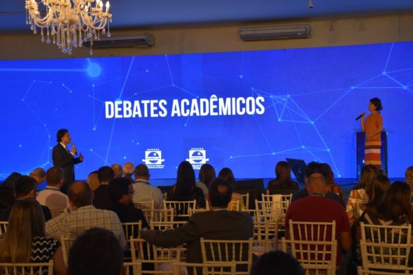 Debate Acadêmico abre as atividades do XXI Congresso Brasileiro de Direito Notarial e de Registro