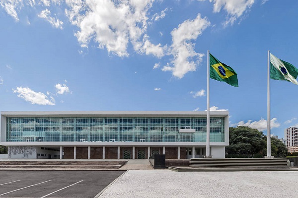 Casa Civil do Paraná - Lei 21. 180 altera as Leis nº 12.216, que cria o Fundo de Reequipamento do Poder Judiciário, e a nº 17.838, que cria o Fundo Estadual de Segurança dos Magistrados