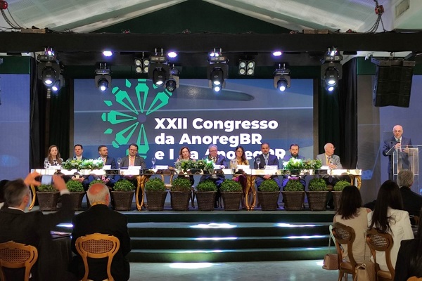 Cerimônia de requinte marca a abertura do XXII Congresso da AnoregBR e I da AnoregPR