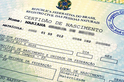 Volta ao Senado projeto que facilita corrigir nomes de pais em certidões